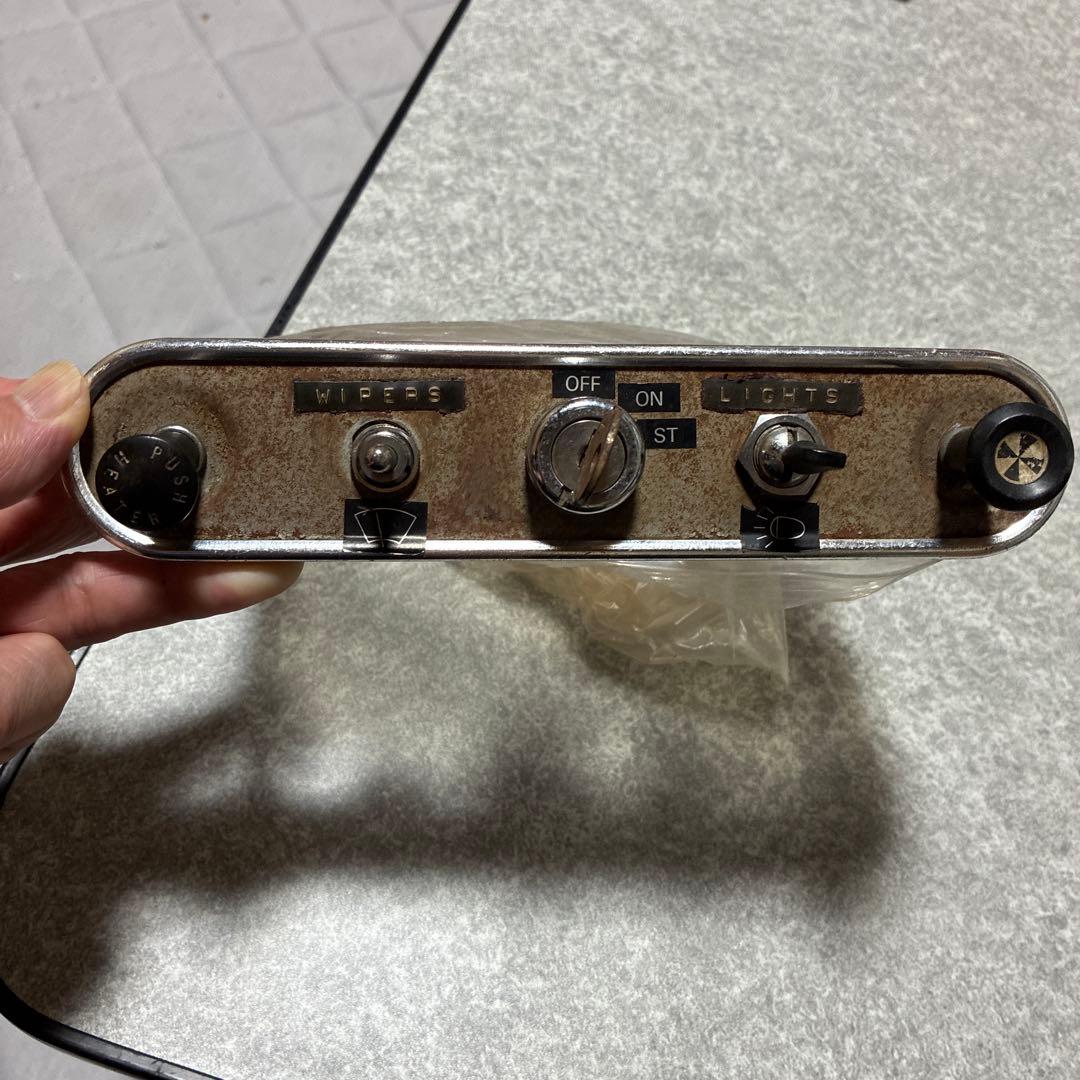 ローバーミニクラシック、センタースイッチパネル！ イグニッションキー付き