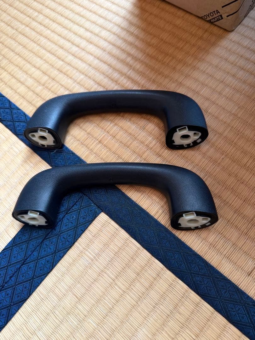 アルファード30 ヴェルファイア30 Aピラー　左右セット　アシストグリップ付き