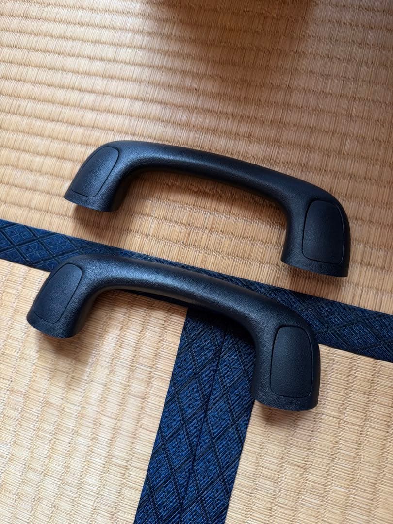 アルファード30 ヴェルファイア30 Aピラー　左右セット　アシストグリップ付き