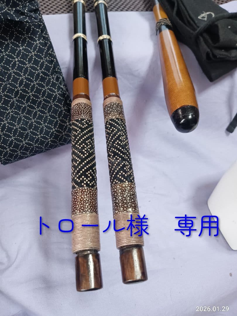 カーボン総塗り竿掛け二本物鮫皮&綾形カスタム玉ノ柄セット・へら竿・へら鮒・竿掛