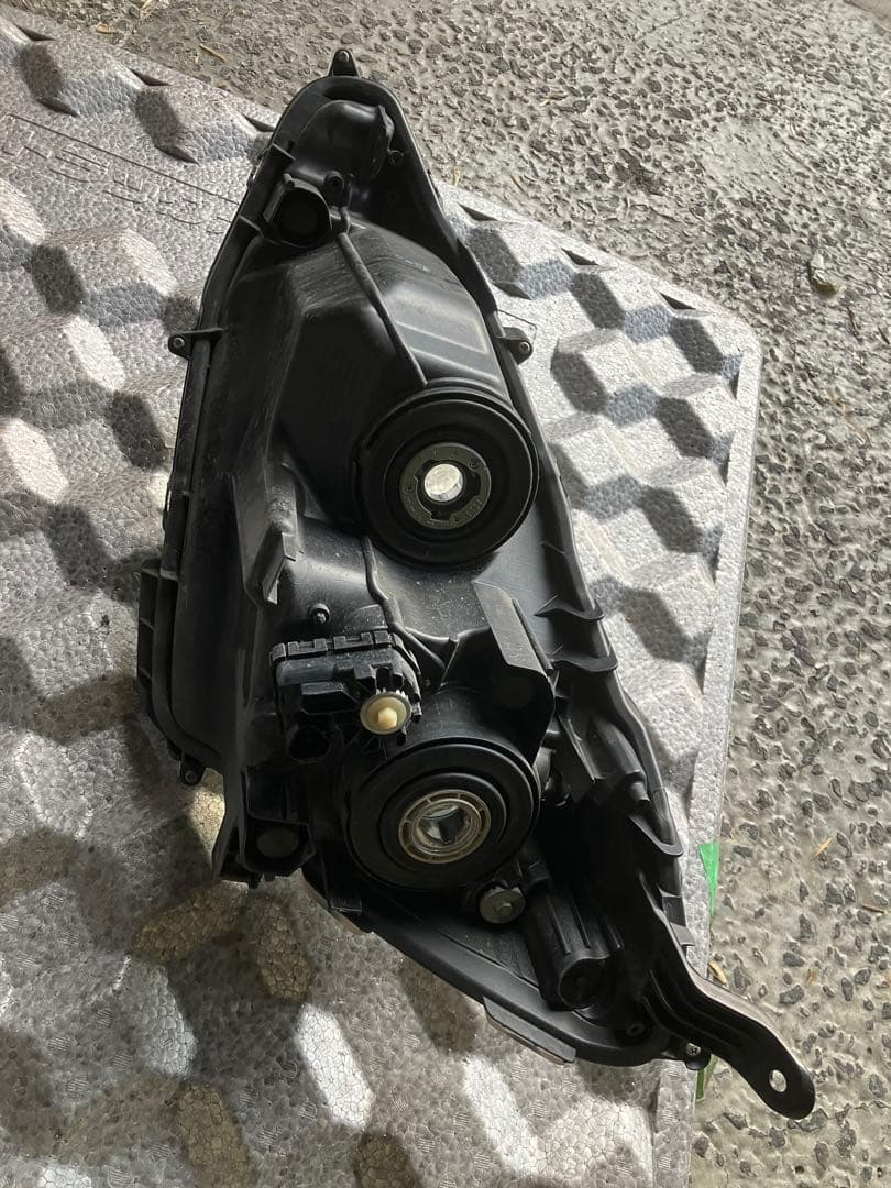 【nhp10】アクア前期　純正ヘッドライト 左右セット