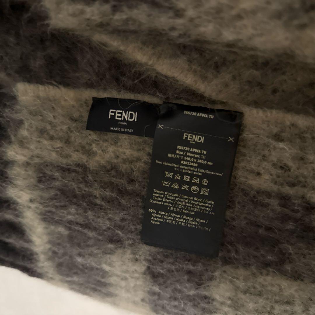 FENDI 大判 マロンベージュ × ブラック ロゴブランケット アルパカ 秋冬