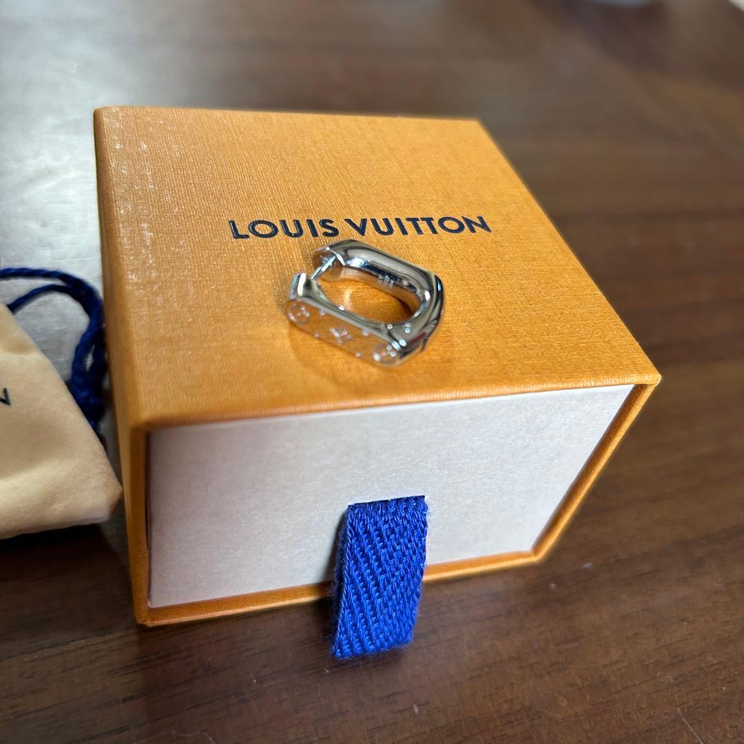新品未使用　正規品　ルイヴィトン　モノグラム　フープピアス　ロゴ　ショッパー付