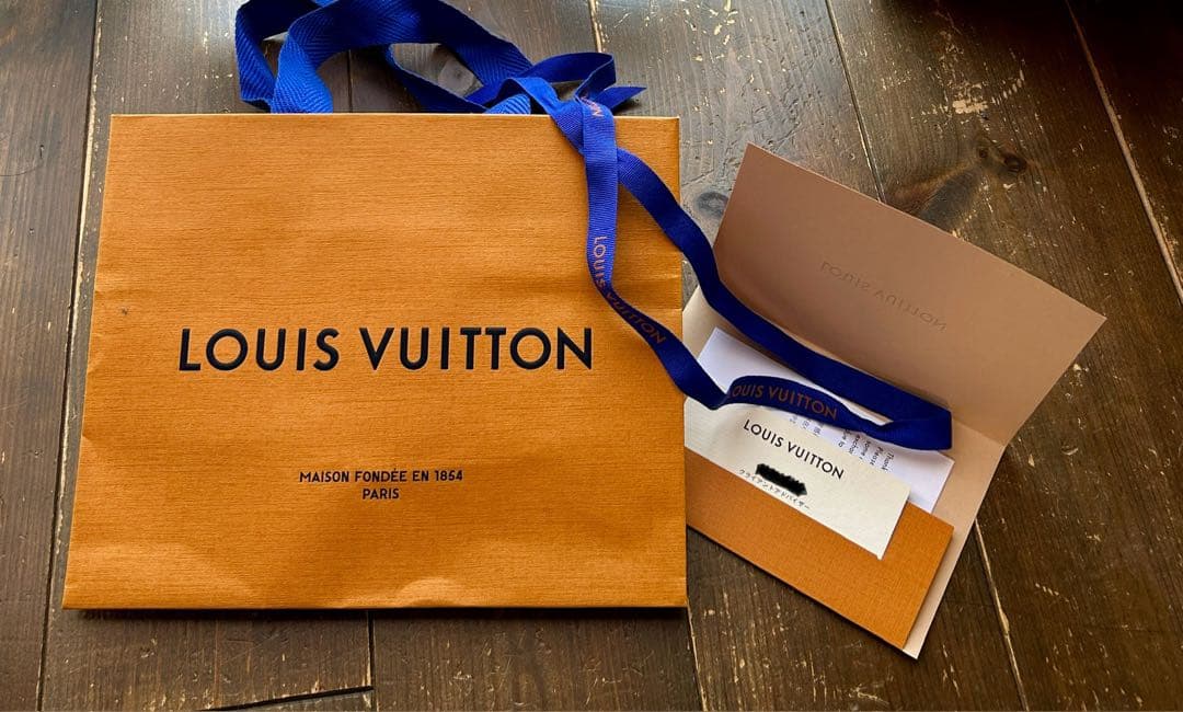 新品未使用　正規品　ルイヴィトン　モノグラム　フープピアス　ロゴ　ショッパー付