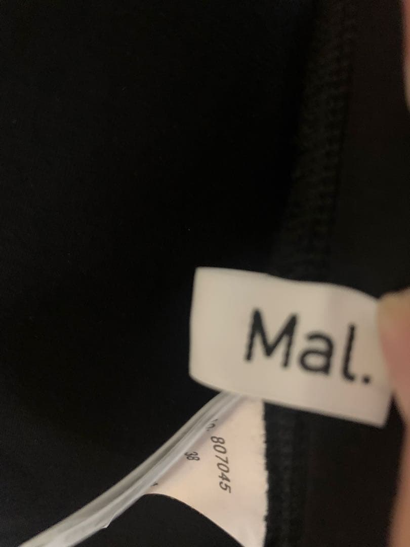 18700円未着用Mal. rerereボンディングパーカーブラック黒