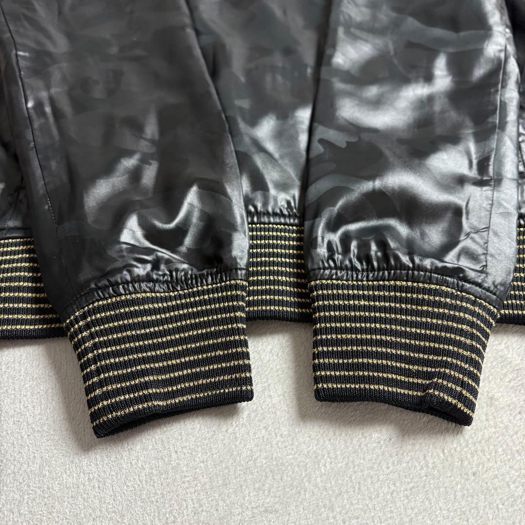 マークアンドロナ　Vネックプルオーバーウィンドブレーカー　裏メッシュ　ピステ