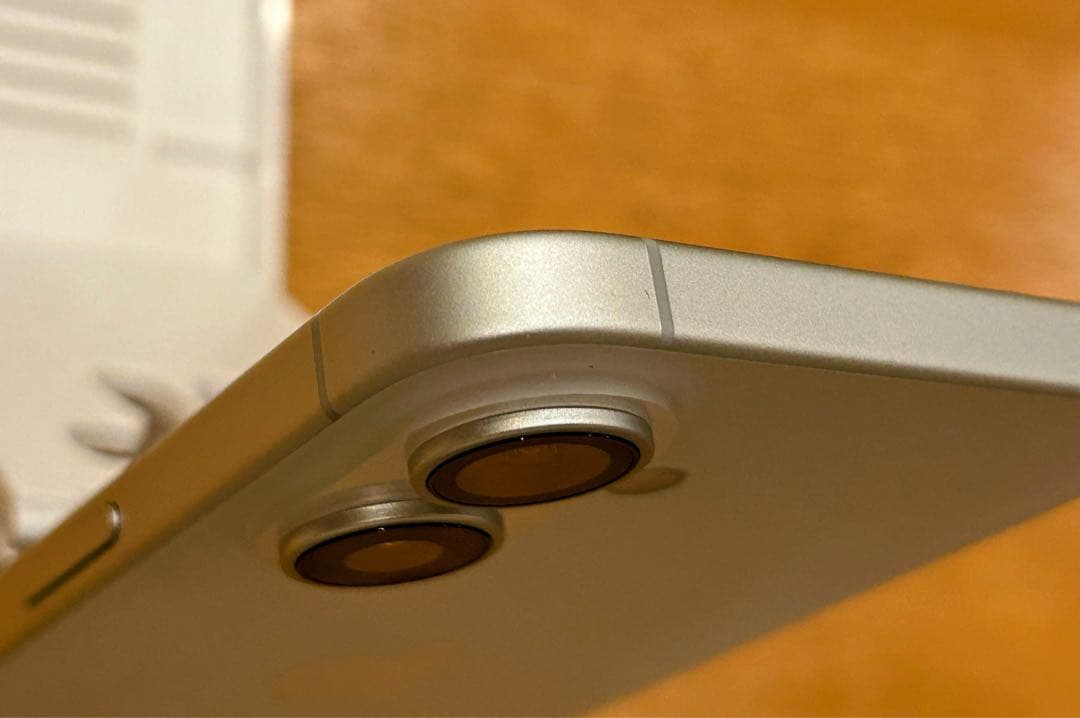 極美品 Apple iPhone16 ホワイト 本体　128GB SIMフリー