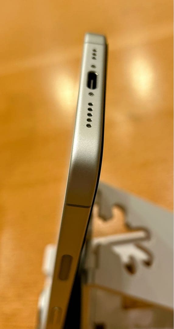 極美品 Apple iPhone16 ホワイト 本体　128GB SIMフリー