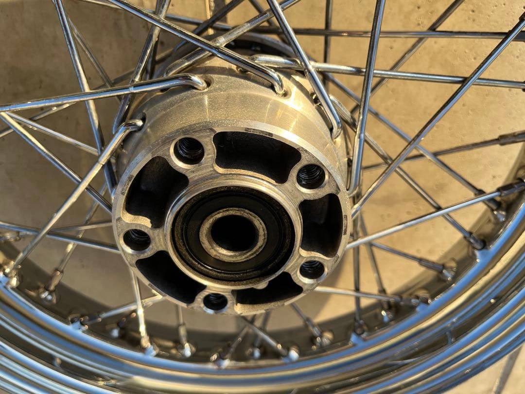 ②ハーレー　FLSTC リアホイール　ヘリテイジソフテイルクラシック