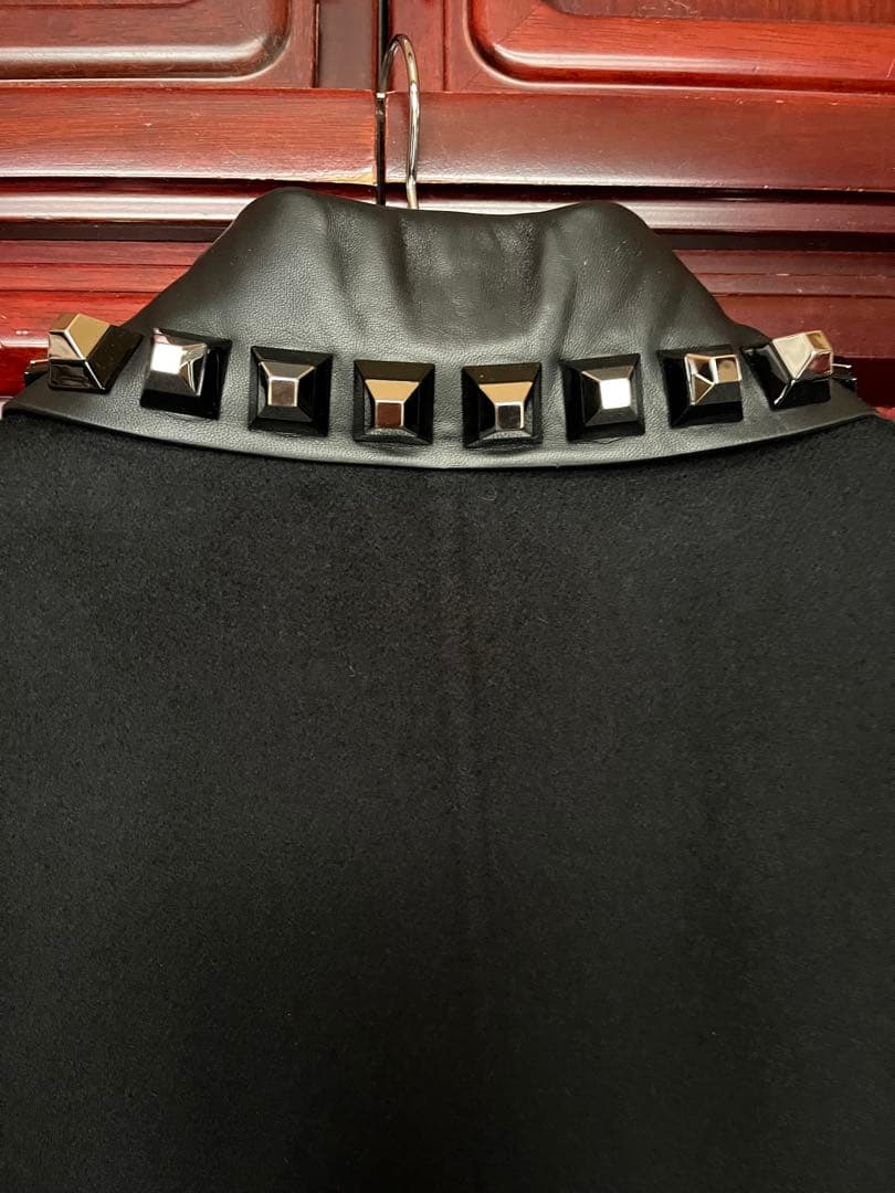 新品未着用タグ付き　FENDIフェンディ2WAYケープコート　ブラック　マント