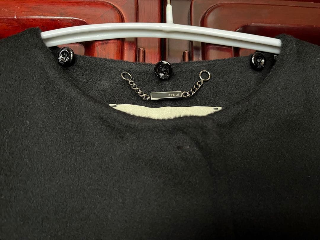 新品未着用タグ付き　FENDIフェンディ2WAYケープコート　ブラック　マント