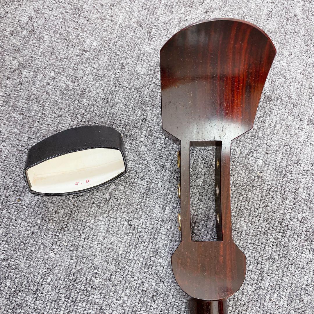 三味線 佳四郎 在銘 トチ入り紅木 金細 綾杉彫り胴 細棹 1本溝 桐箱 和楽器
