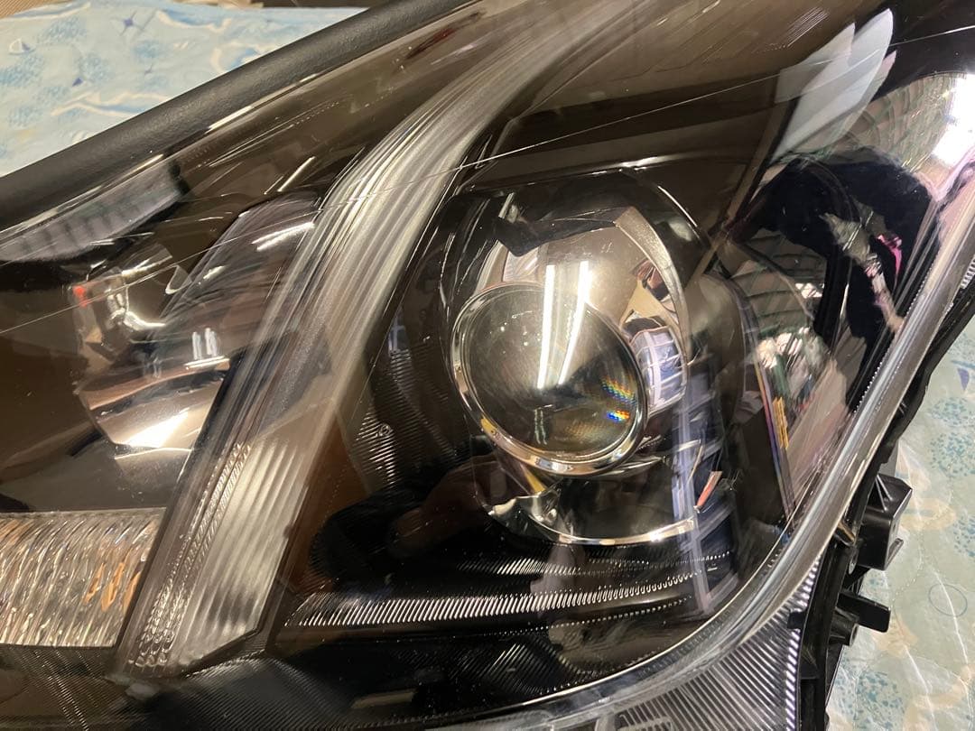 200系クラウン　左ヘッドライト