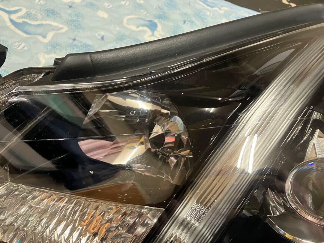 200系クラウン　左ヘッドライト