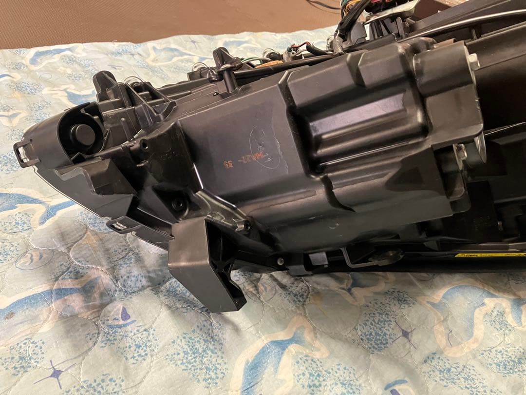 200系クラウン　左ヘッドライト