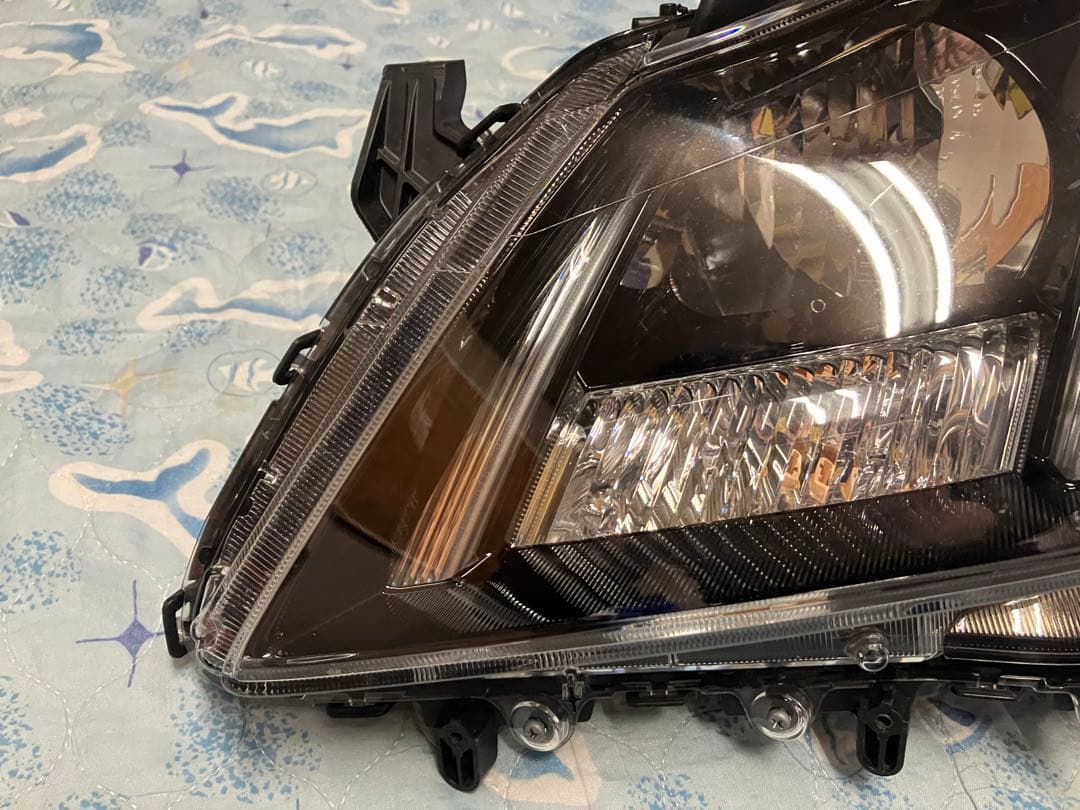200系クラウン　左ヘッドライト