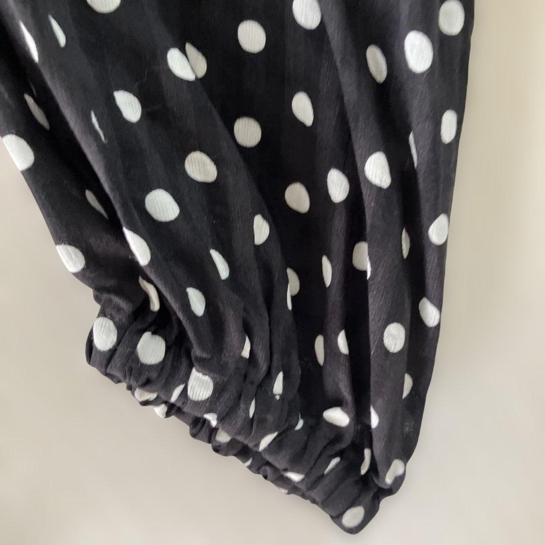 新品未使用 ビアズリー 水玉模様の長袖フレアワンピース