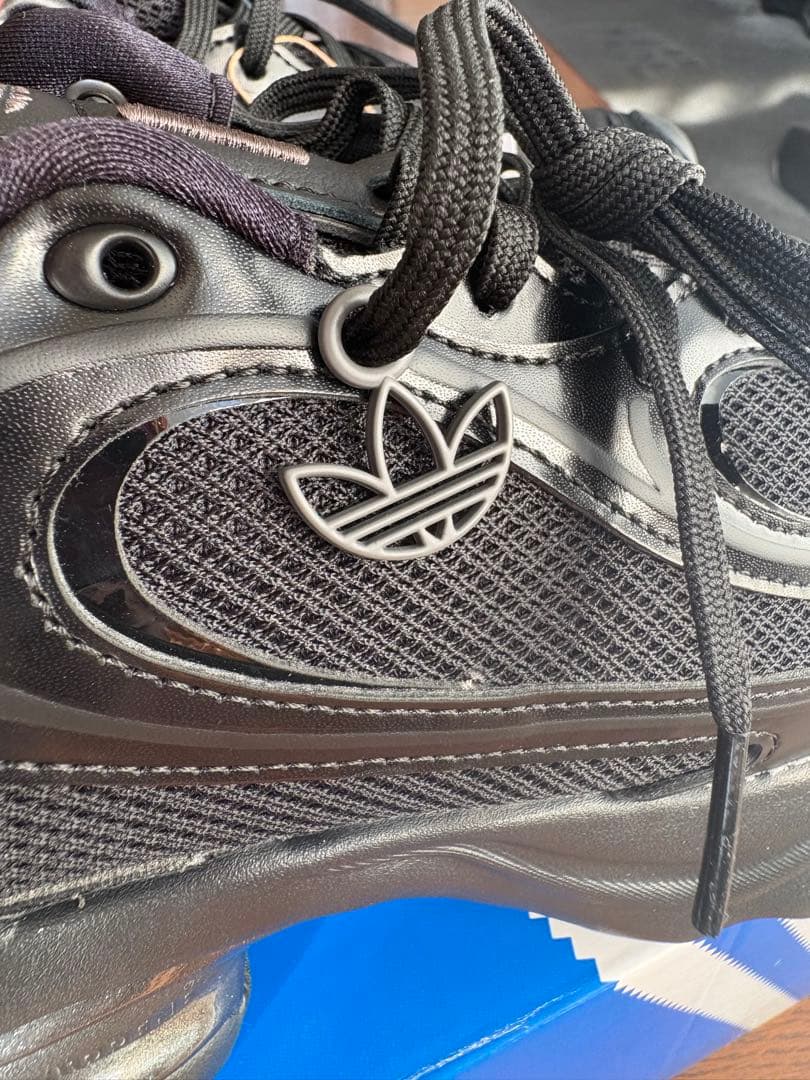 adidas OZVENUZ 25.5cm コアブラック×チャコール