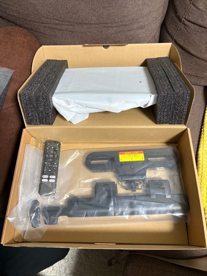 SAKUKA ヘッドレストモニター Android TV 搭載 ほぼ新品