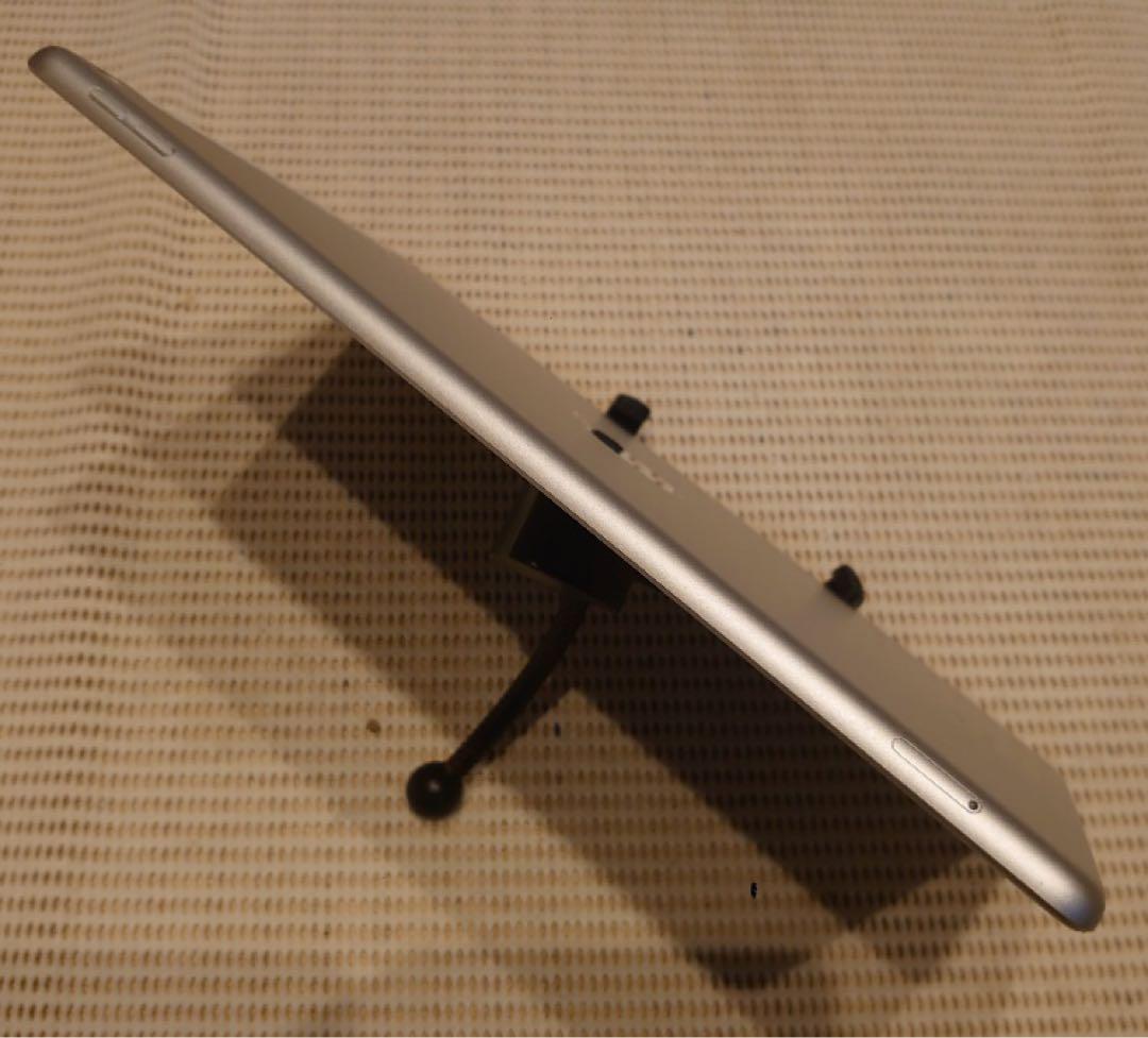 完動品SIMフリー液晶無傷iPad第8世代(A2429)本体32GB JQ1KN