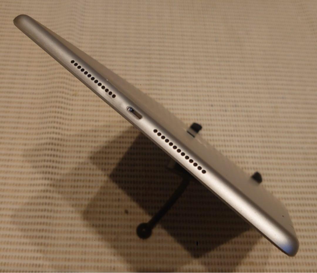 完動品SIMフリー液晶無傷iPad第8世代(A2429)本体32GB JQ1KN