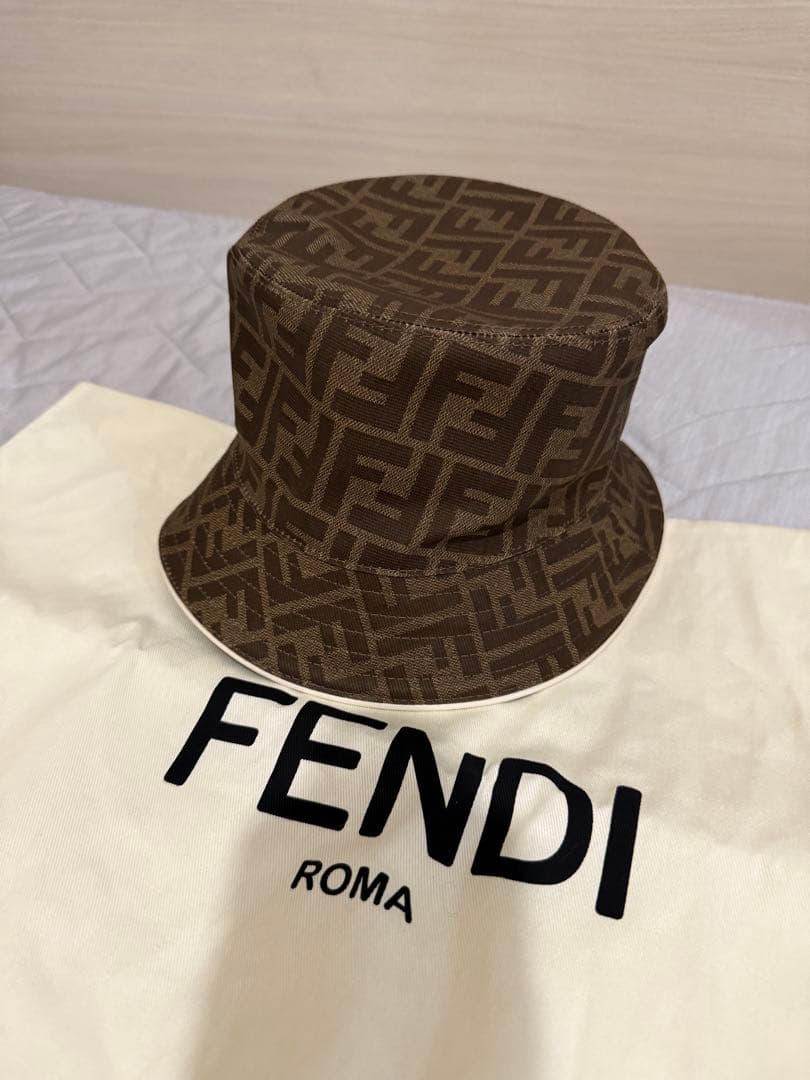 FENDI バケットハット FFロゴ