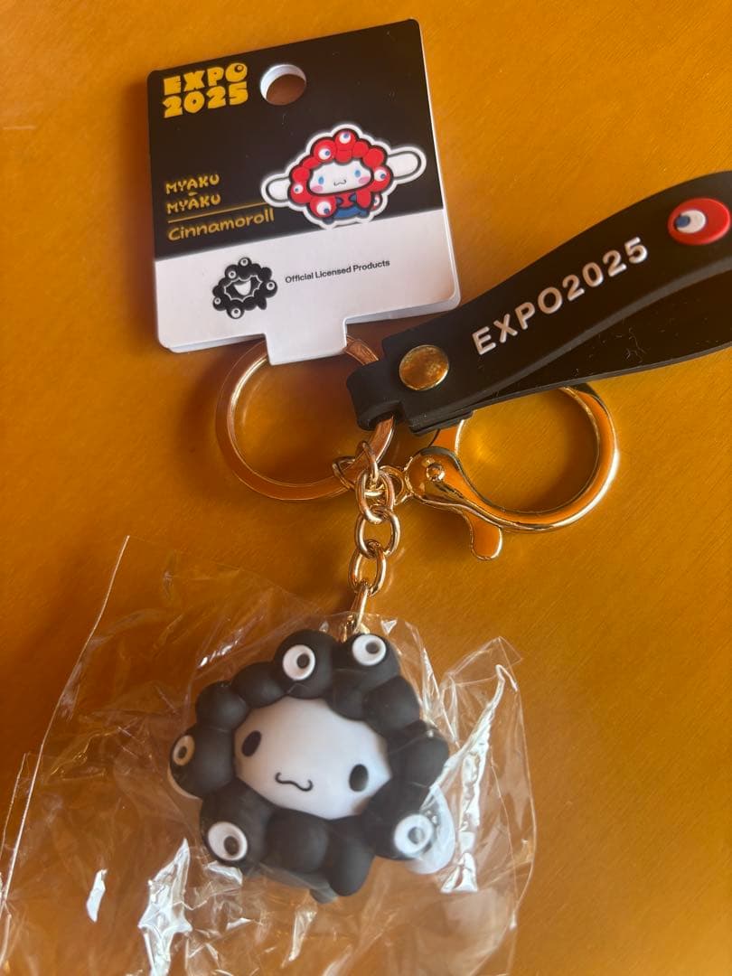 【6個セット】サンリオ 黒ミャクミャクなりきりキーホルダー・アクリルキーホルダー