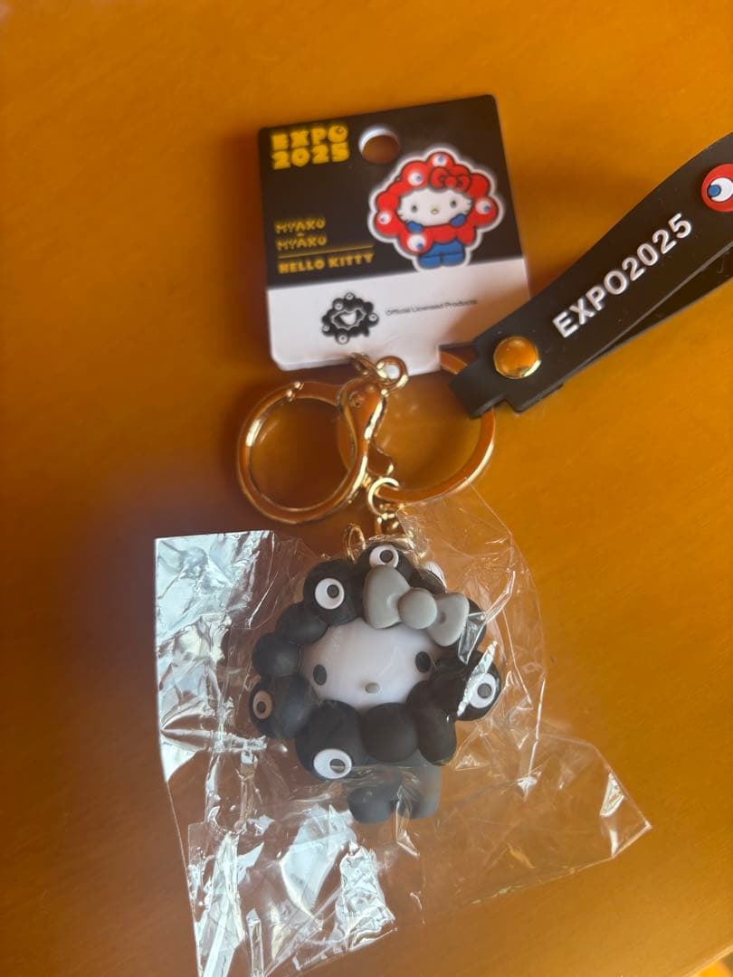 【6個セット】サンリオ 黒ミャクミャクなりきりキーホルダー・アクリルキーホルダー