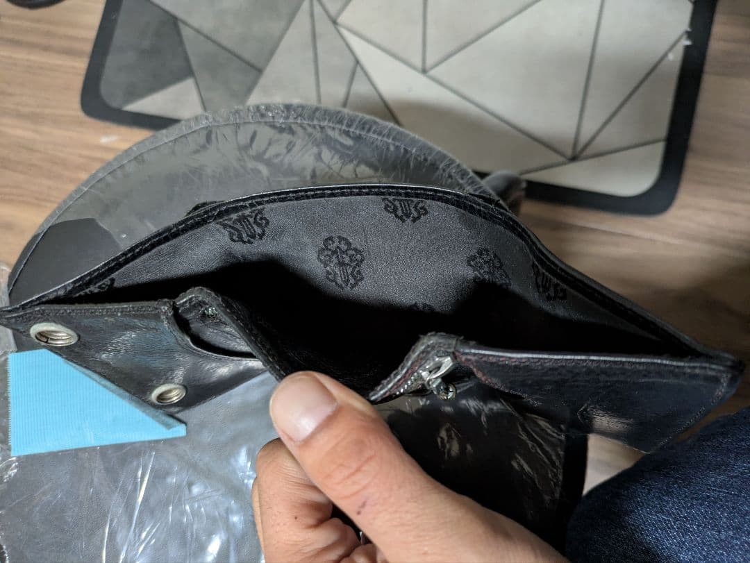 クロムハーツ 3フォールド クロスボタン レザー ウォレット/財布　本物