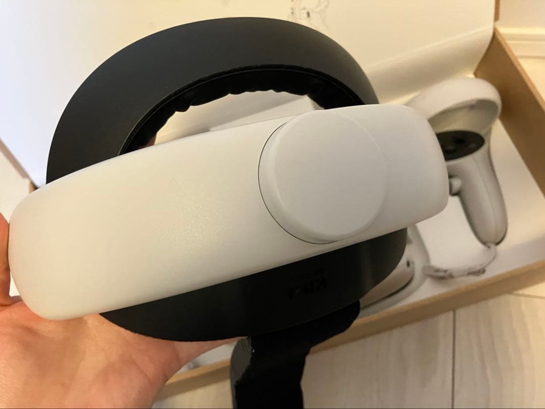   Quest 2 128GB 別売ヘッドストラップ付き