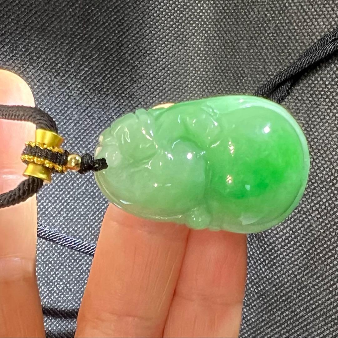 天然Aランク陽緑翡翠のひょうたん貔恘彫りペンダントアップルグリーンAB905