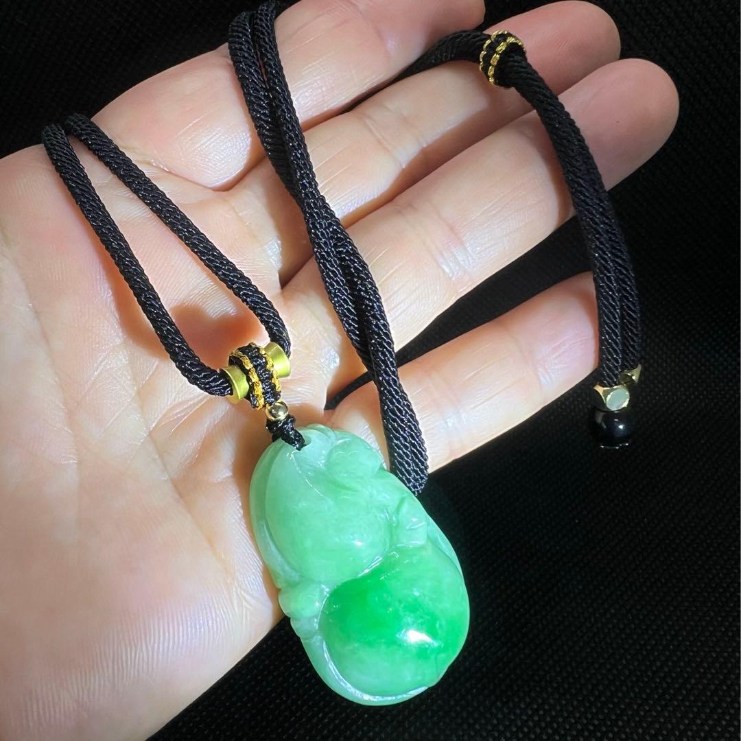 天然Aランク陽緑翡翠のひょうたん貔恘彫りペンダントアップルグリーンAB905