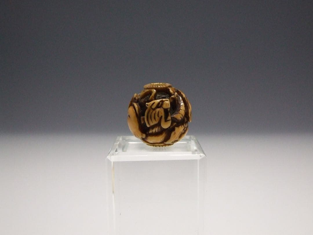 古美術 根付 緒締玉 緒締 彫刻 在銘 玉之 十二干支 鯨歯 カバ牙 マンモス