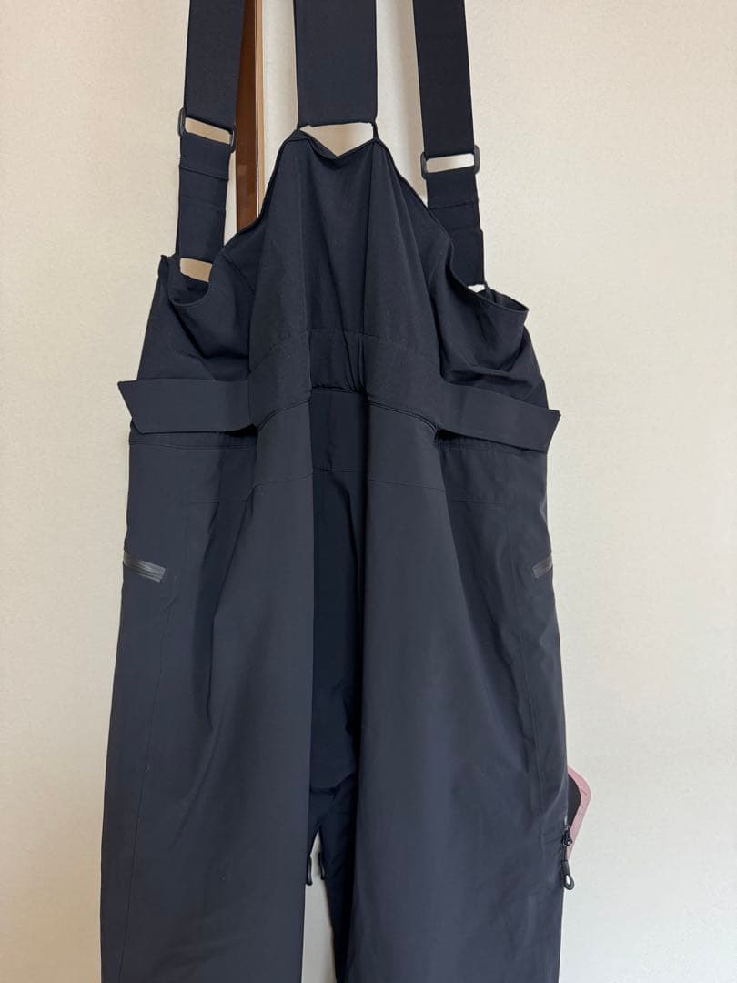 M*u様 【新品未使用】SALOMON スキーウェア　サスペンダーパンツ　メンズ