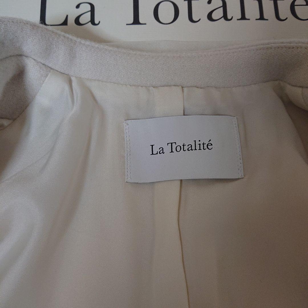 ノーカラーショートコート ホワイト サイズ36 完売 La Totalite