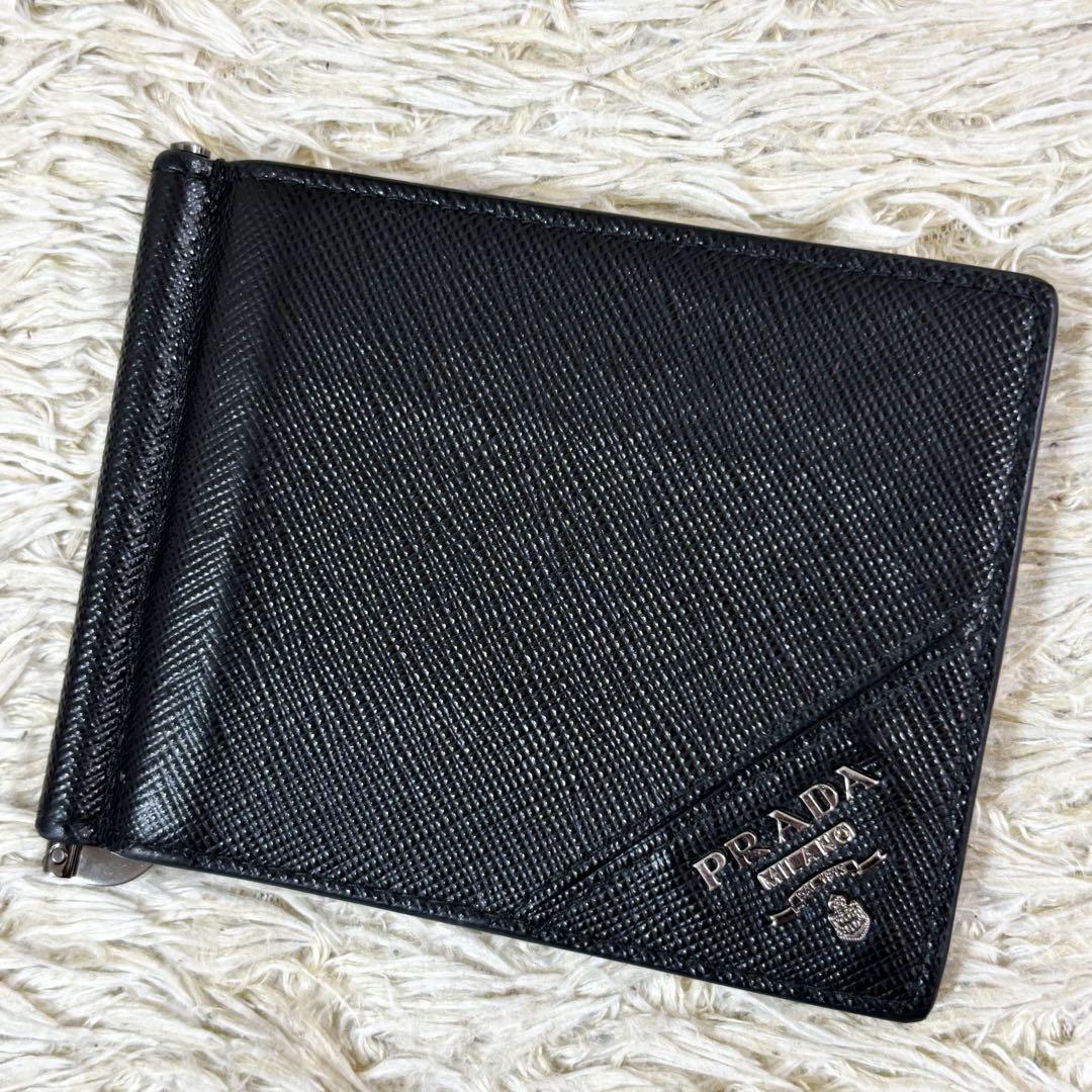 【極美品】プラダ マネークリップ メタルロゴ サフィアーノ ブラック 黒