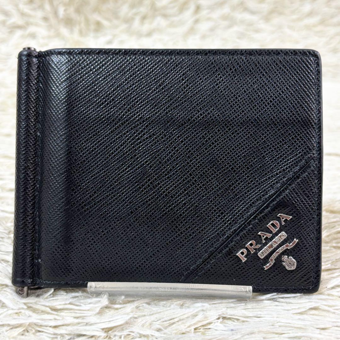 【極美品】プラダ マネークリップ メタルロゴ サフィアーノ ブラック 黒