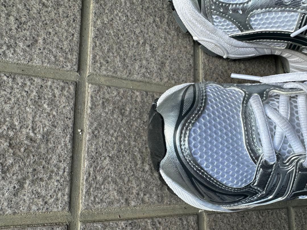 靴 ASICS / GEL-KAYANO 14(110 silver)