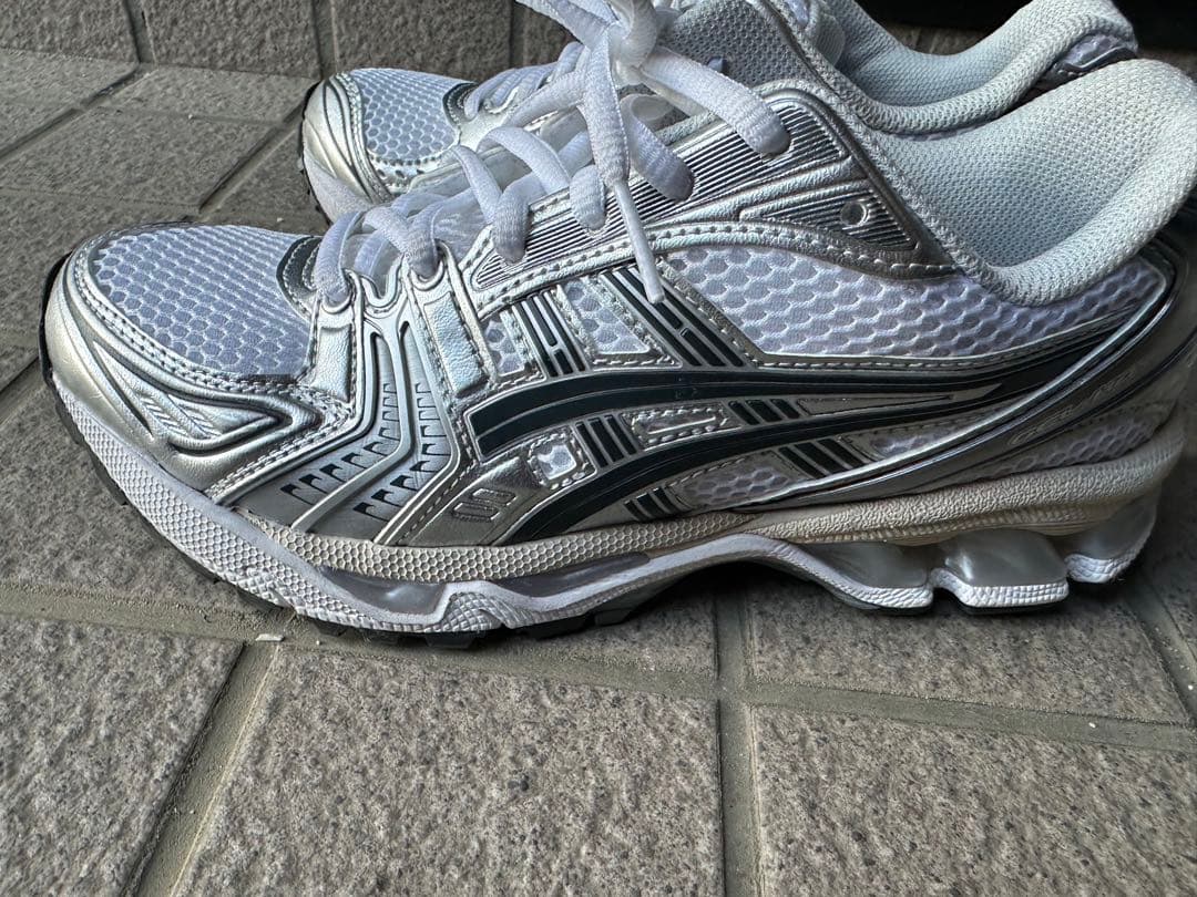 靴 ASICS / GEL-KAYANO 14(110 silver)