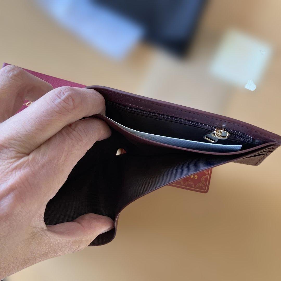 Cartier バーガンディ レザー 二つ折り財布　ボルドー　カルティエ