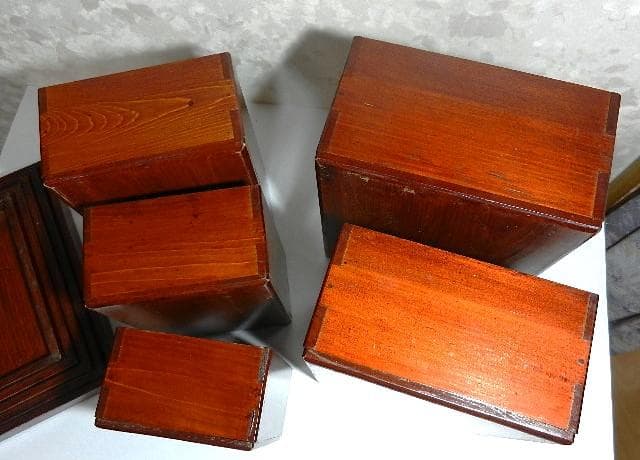 伊勢春慶五段入り子「切溜（きりだめ）」（時代物生活漆器　「いせ山田」の銘印）