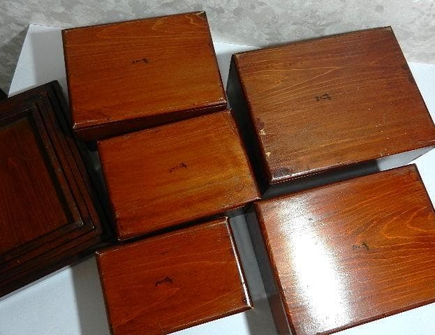 伊勢春慶五段入り子「切溜（きりだめ）」（時代物生活漆器　「いせ山田」の銘印）