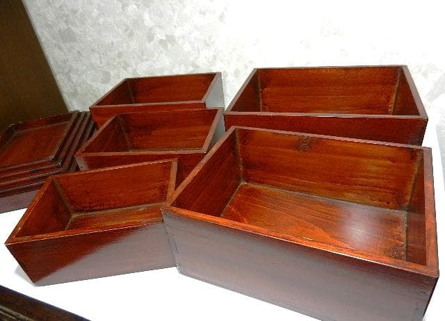 伊勢春慶五段入り子「切溜（きりだめ）」（時代物生活漆器　「いせ山田」の銘印）