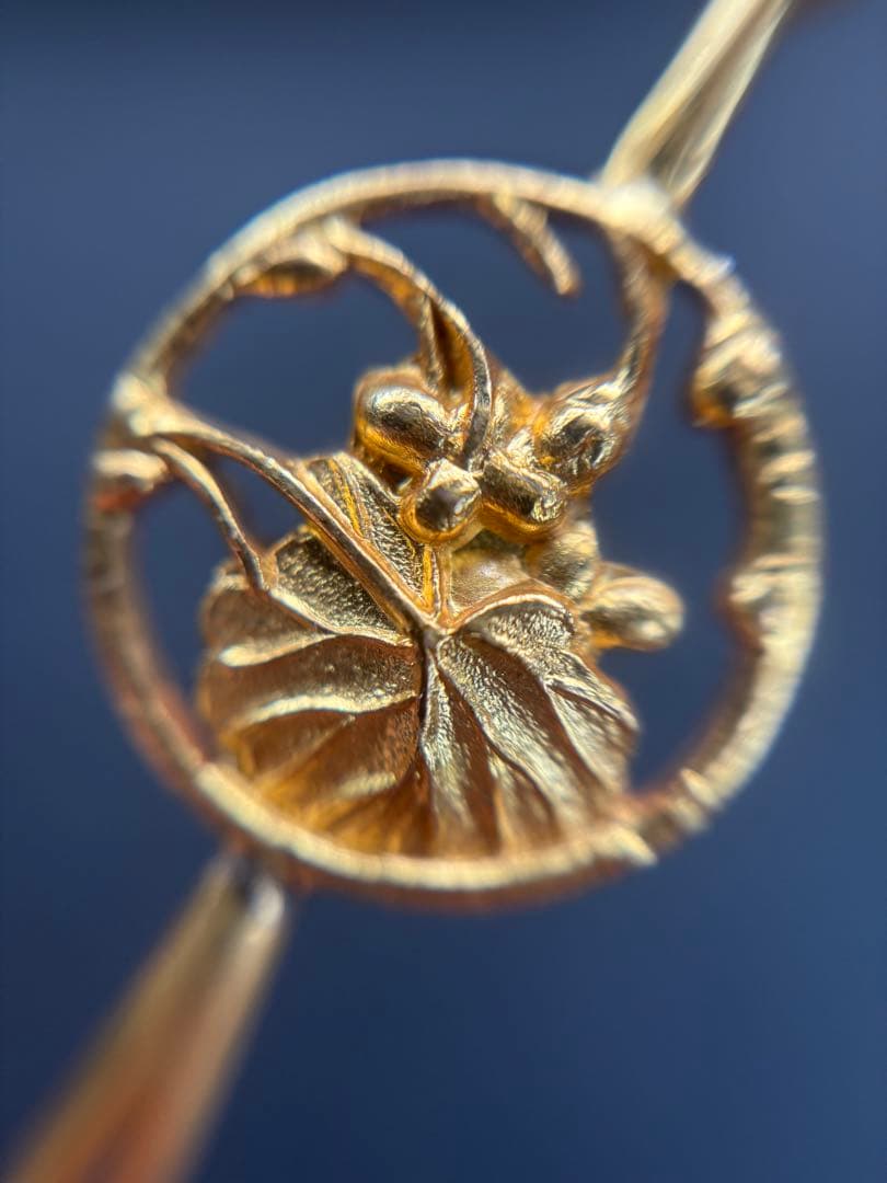 R*︎様 金色の花模様ヘアピン