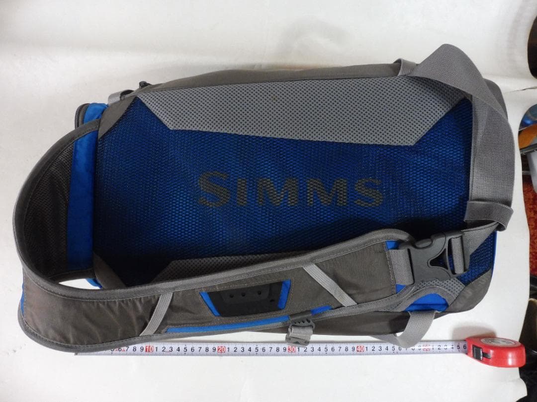 シムス Simms のワンショルダースリングパック