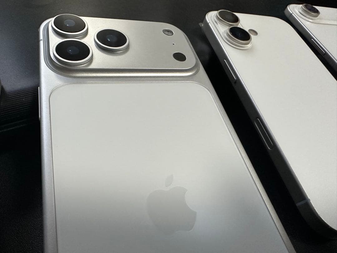 iPhone17 モックアップ(模型)4台セット