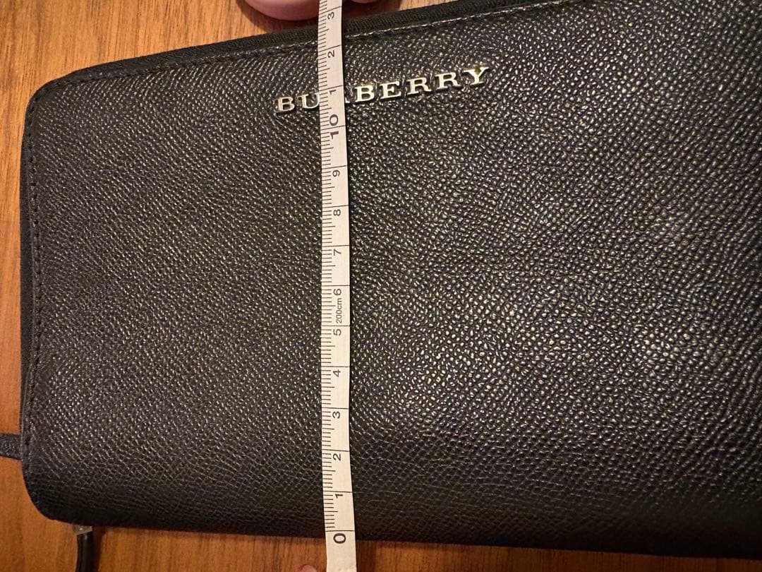 BURBERRY 黒 二つ折り財布