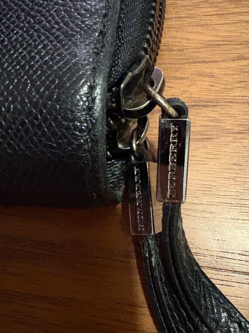 BURBERRY 黒 二つ折り財布