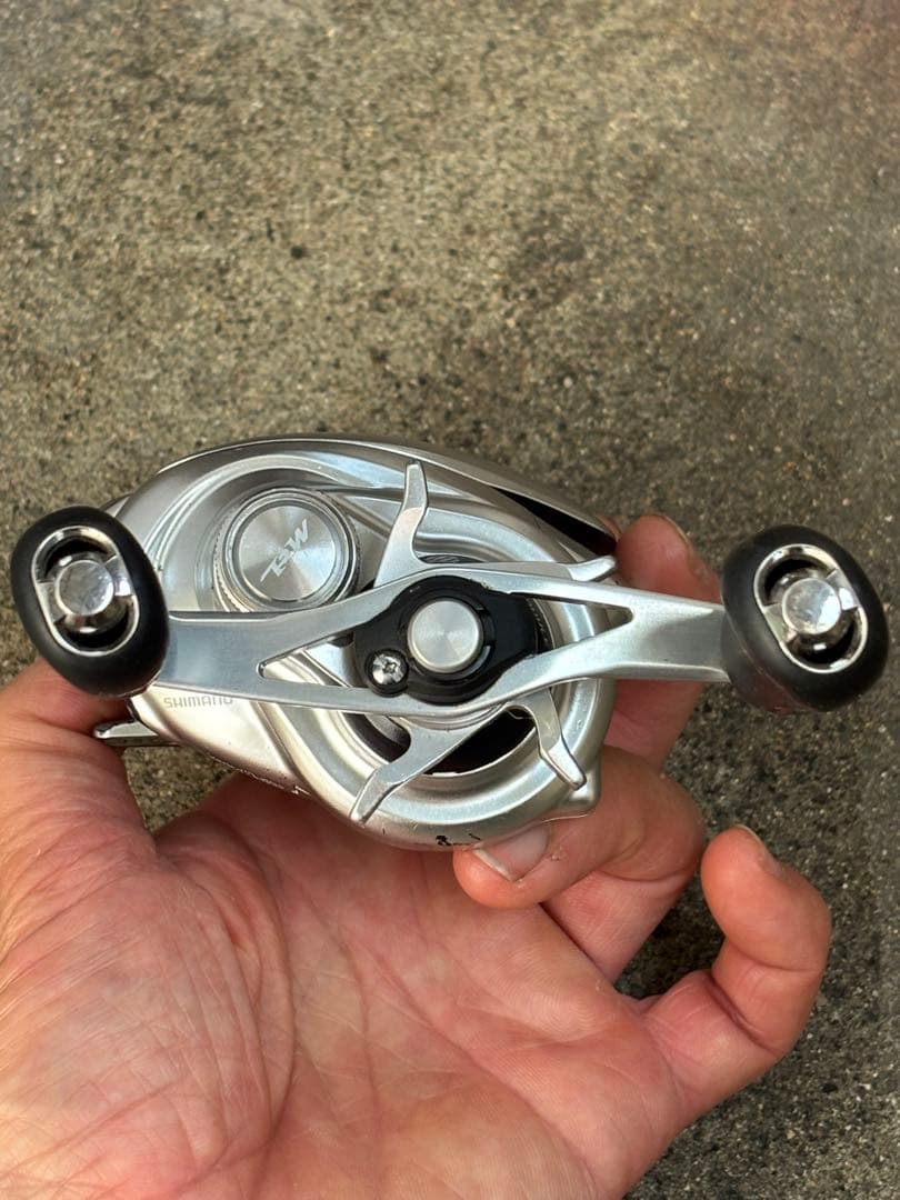 16メタニウムHG7.4右ハンドルベイトリール