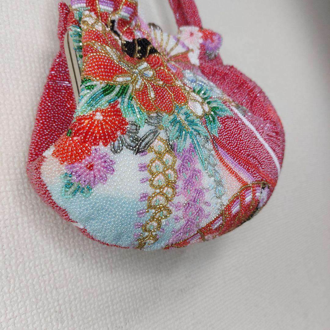 手刺本刺繍　和装　成人式　浴衣　ビーズ花柄バッグ　扇子